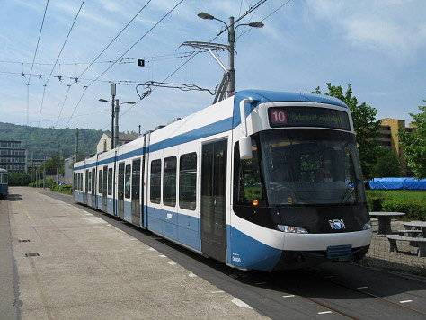 Train cabin featuring fibre-reinforced components