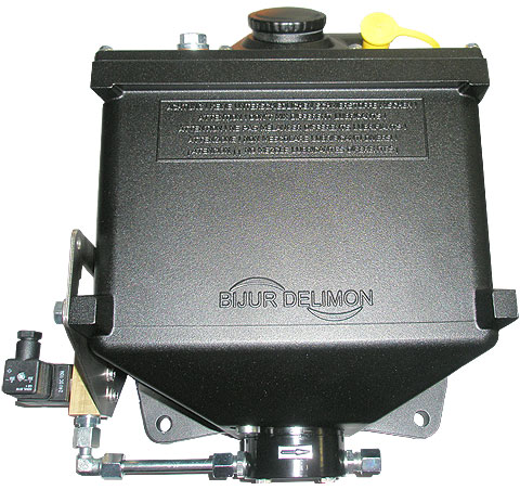 Mobile wheel flange lubrication system