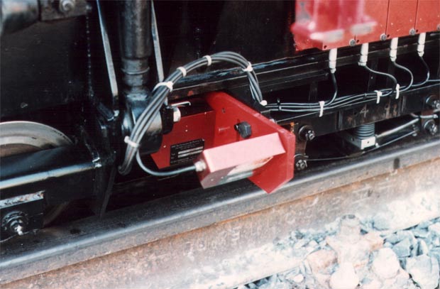 Rail profile measuring device