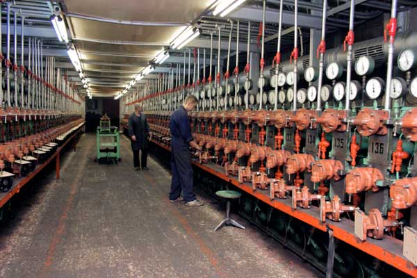 Freight-brake control-valve test station