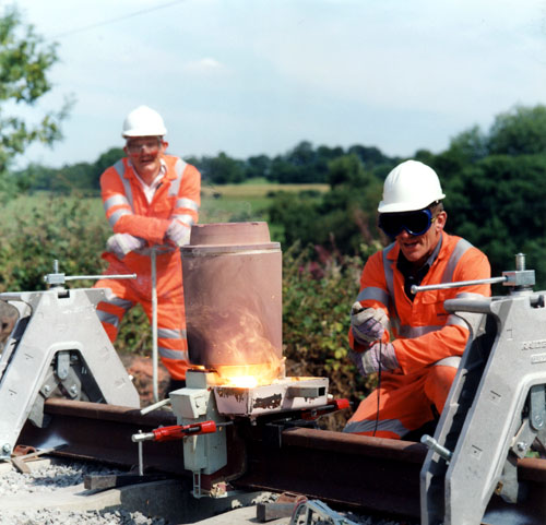 Aluminothermic welding