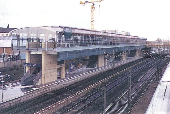 DM250m InterCity Station at Laatzen