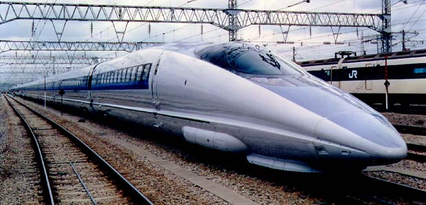 Ultra-streamlined JR500-Series train