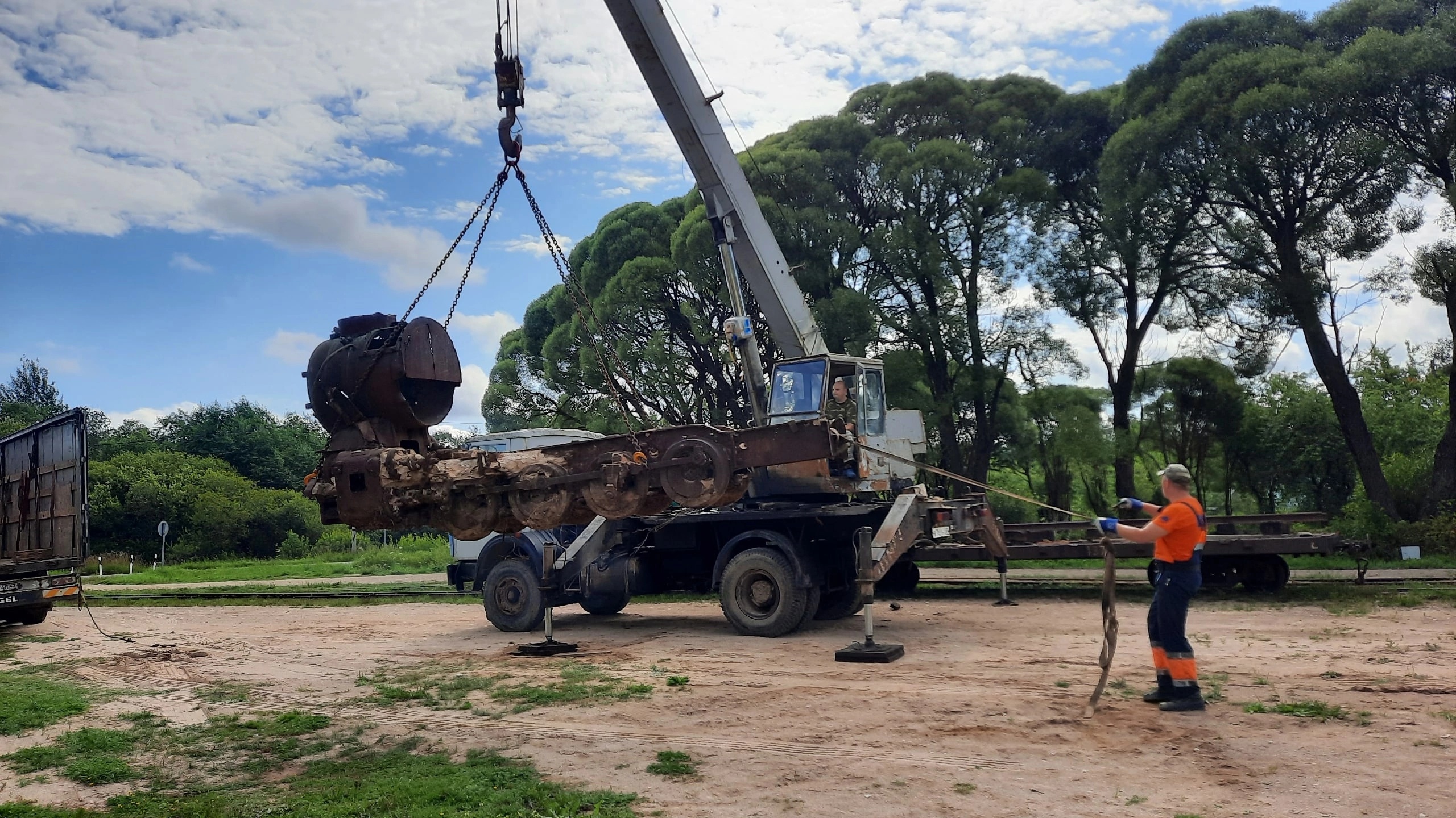 08.2023. Разгрузка рамы паровоза