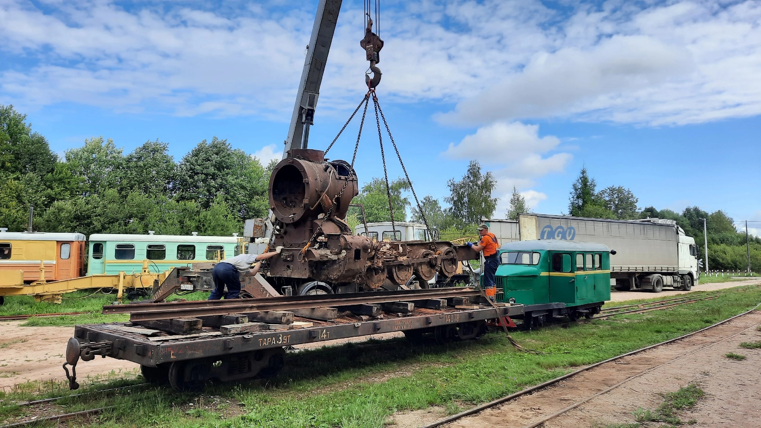 08.2023. Разгрузка рамы паровоза