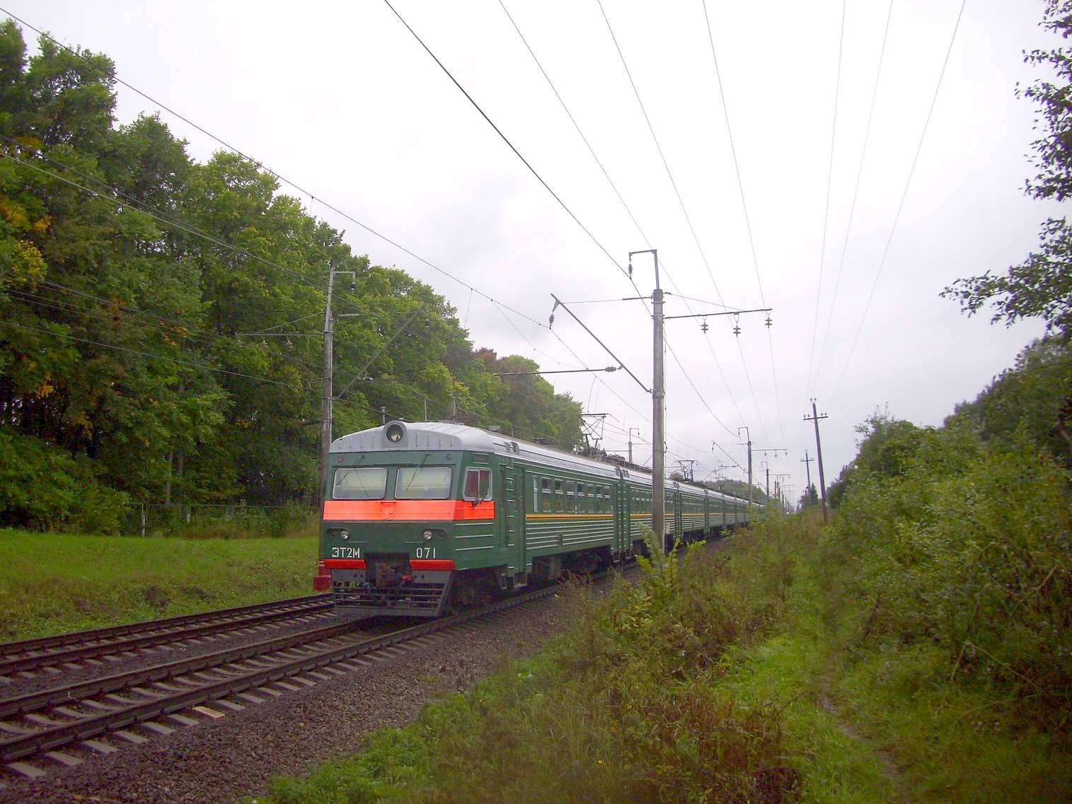 Петербурго-Московская железнодорожная линия на территории Московской области  — о.п. Головково