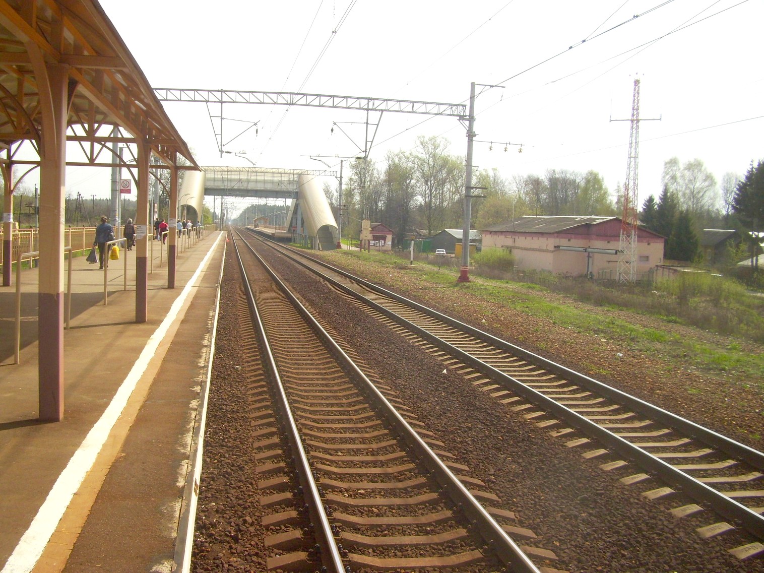 Петербурго-Московская железнодорожная линия на территории Московской области  — станция Покровка: фотографии (страница 6, сделаны в 2010 году)