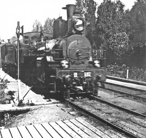 Петербурго-Московская железнодорожная линия на территории Московской области  — станция Сходня