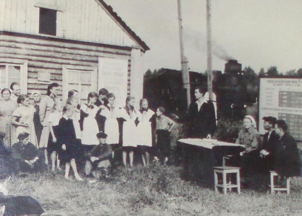 Узкоколейная железная дорога Редкинского предприятия промышленного железнодорожного транспорта - исторические фотографии