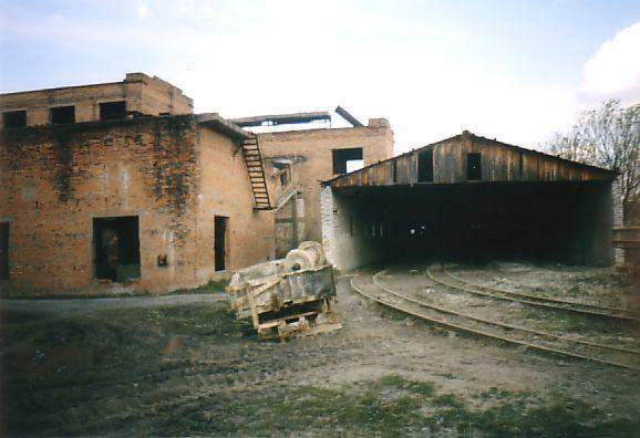 Узкоколейная железная дорога Майдан-Вильского комбината огнеупоров — фотографии, сделанные в 2004 году