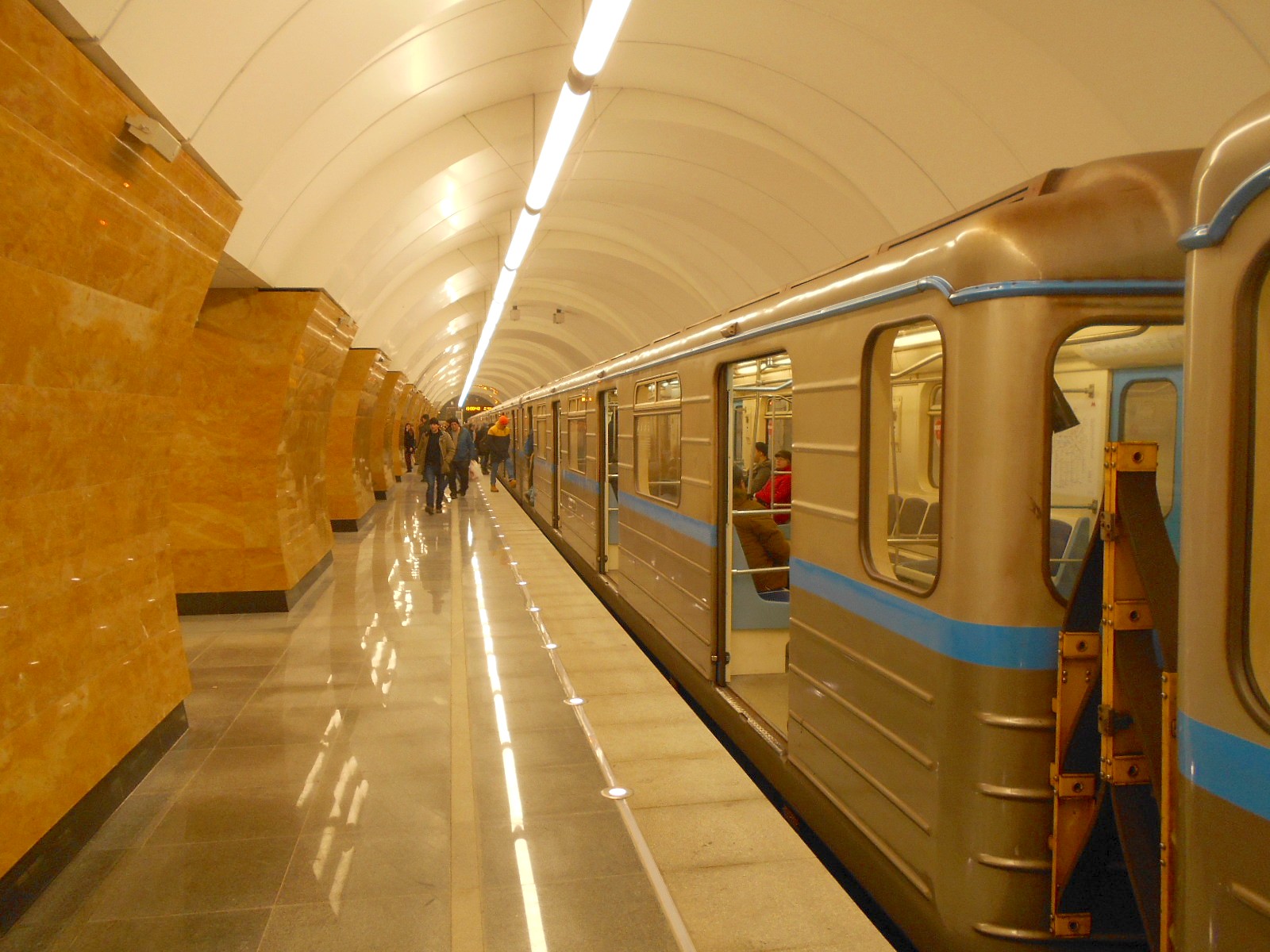 Московский метрополитен, Люблинско-Дмитровская линия — станции, открытые в 2018 году («Окружная», «Верхние Лихоборы», «Селигерская»)