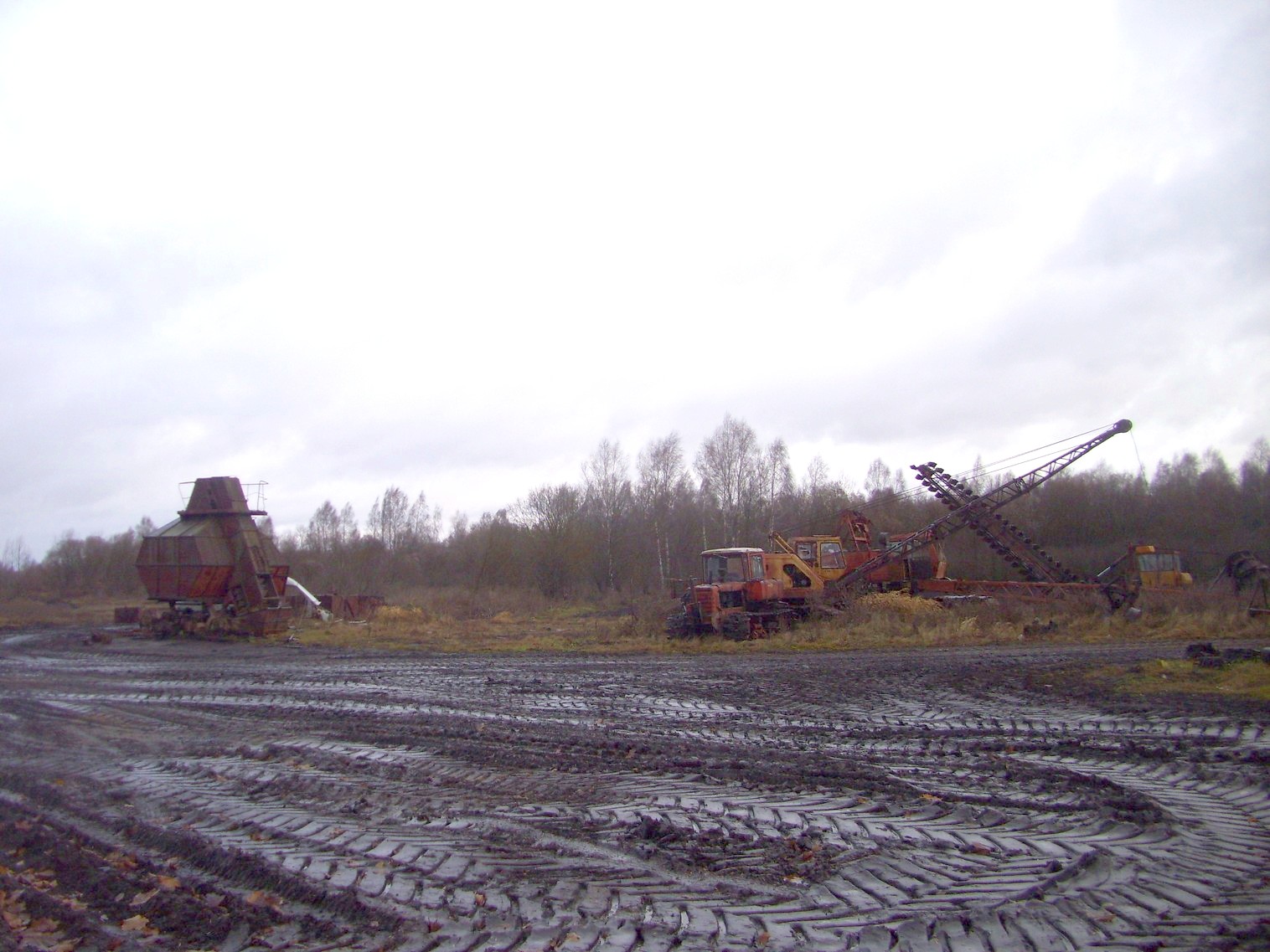 Узкоколейная железная дорога   торфопредприятия   «Красная Звезда» 
  —  фотографии, сделанные в 2011 году (часть 9)