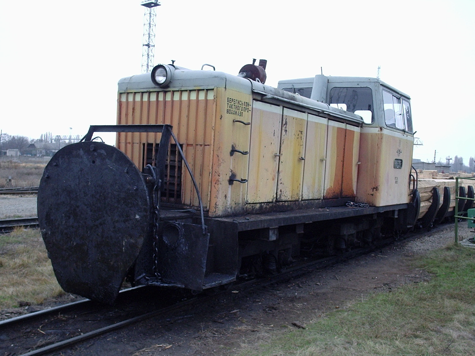 Узкоколейная железная дорога Новомосковского шпалопропиточного завода — фотографии, сделанные в 2005 году (часть 3)