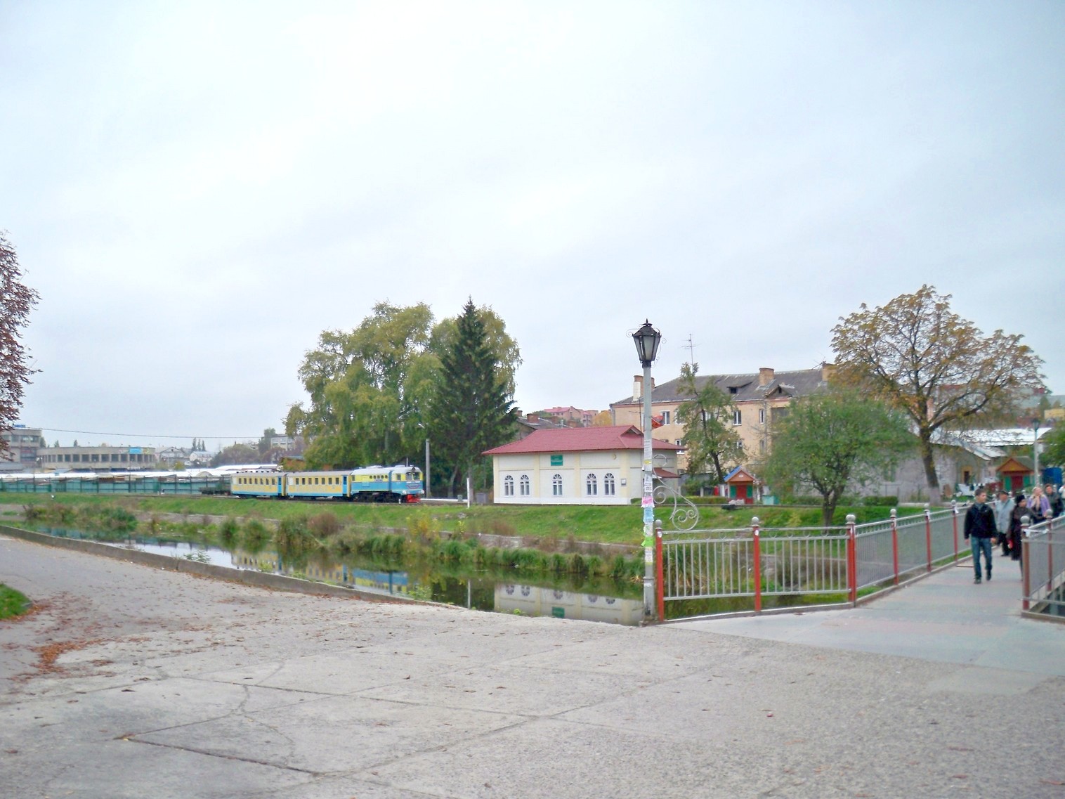 Ровенская детская железная дорога  —  фотографии, сделанные в 2012 году