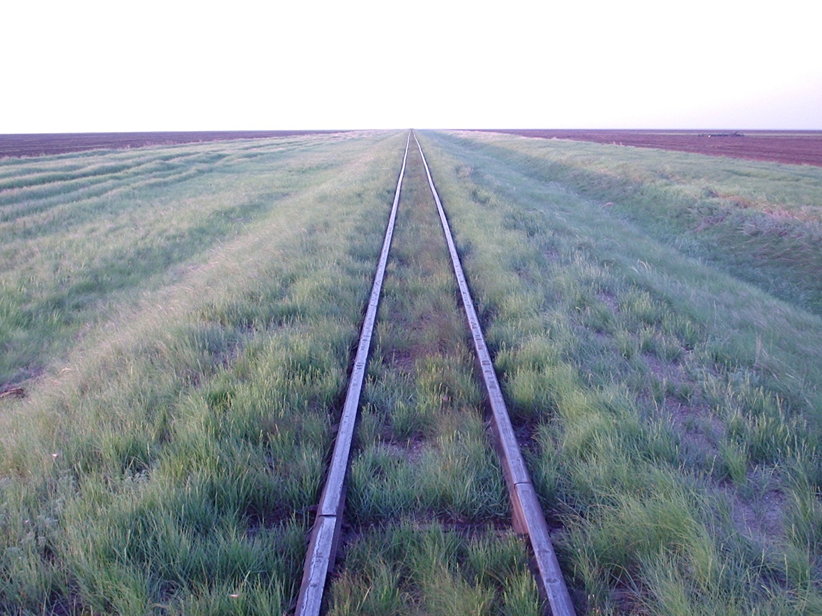 Узкоколейная железная дорога Атбасар  —  Шантобе  —  фотографии, сделанные в 2007 году (часть 32)