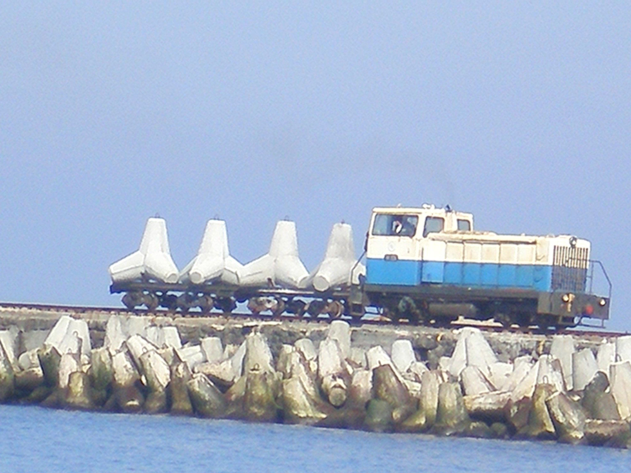 Узкоколейная железная дорога на территории Южного мола (Балтийская коса)  — фотографии, сделанные в 2008 году (часть 6)