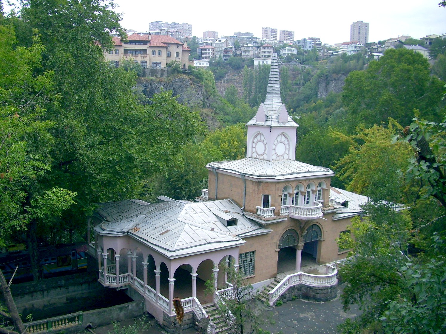 Ереванская детская железная дорога — фотографии, сделанные в 2010 году (часть 1)